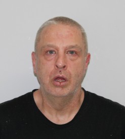 Suspect d’exploitation sexuelle, Sylvain Riopelle aurait fait de nombreuses autres victimes que recherche en ce moment la police de Laval. (Photo gracieuseté – Service de police de Laval)