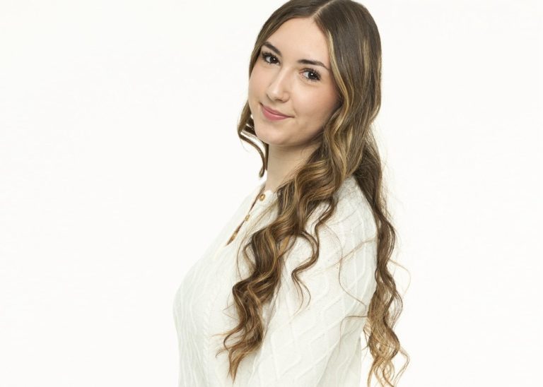 La Lavalloise Alicya Ghiraldo part à la conquête de Miss Québec À quelques semaines de la grande finale de Miss Québec, la Lavalloise Alicya Ghiraldo porte déjà fièrement les espoirs d’une communauté qui ne demande qu’à la voir briller. (Photo gracieuseté)