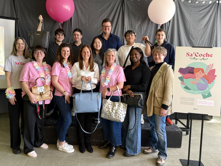 L’an dernier, l’école secondaire Leblanc a remis 300 sacs à la clientèle du Refuge d’Urgence de Laval. (Photo gracieuseté)