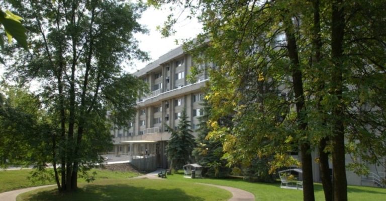 Avec ces coupures, le STTCISSS-Laval craint un retour à l’ère prépandémique. Les CHSLD lavallois avaient d’ailleurs été fortement touchés par la pandémie de la COVID-19, particulièrement celui de Sainte-Dorothée. (Photo 2M.Media – Archives)