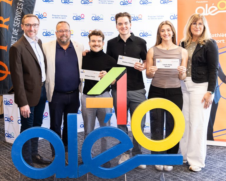 Pierre Czyzowicz, vice-président et chef des investissements de TREK et administrateur à la Fondation Aléo, Marc Bérubé, président de TREK, William Émard, Mathieu Pelletier, Laurie-Anne Savard et Patricia Demers, directrice générale de la Fondation Aléo. (Photo gracieuseté)