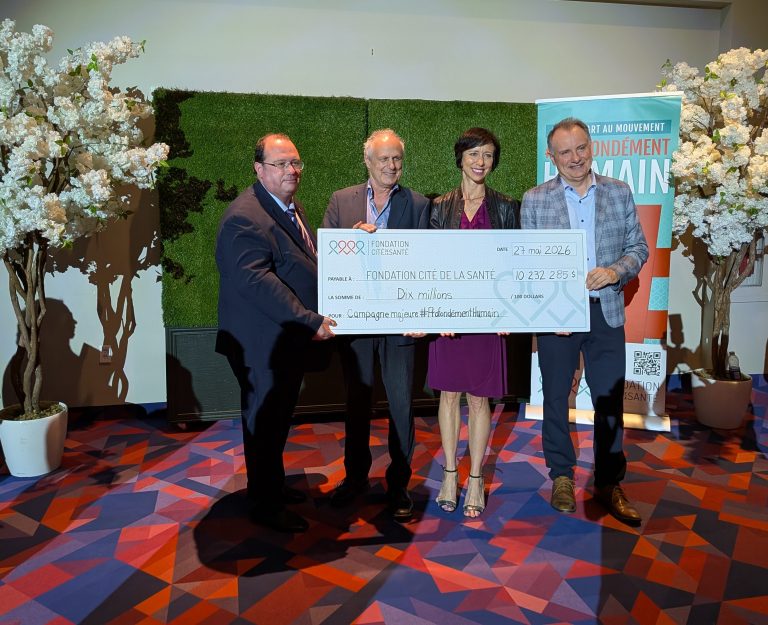 Pierre Brabant, André Malacket, Jeanne-Evelyne Turgeon et Louis Gaudreau à la soirée de clôture de la campagne de financement #ProfondémentHumain. (Photo 2M.Media — Alexy Simpson)