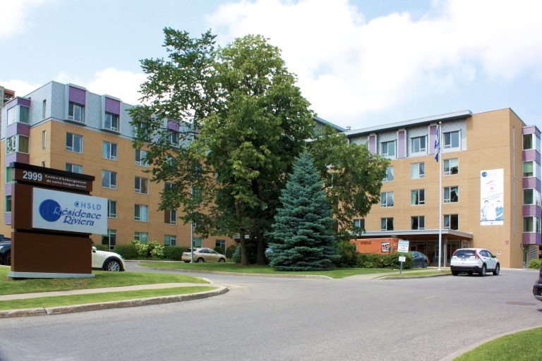 La Résidence Riviera située au 2999, boulevard Notre-Dame, à Chomedey. (Photo gracieuseté)