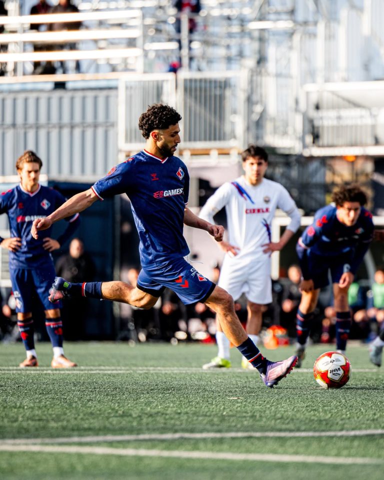 Diyaeddine Abzi lors de son but sur penalty. (Photo gracieuseté - FC Supra)