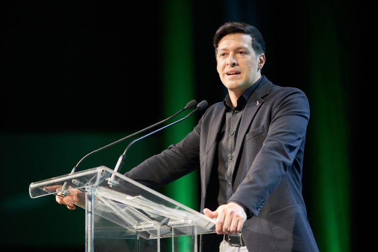 Le maire Stéphane Boyer participait hier au Palais des congrès de Montréal à la 7e’Agora métropolitaine organisée par la CMM autour des thèmes de la mobilité durable, de l’environnement et de l’aménagement du territoire. Après avoir reçu le prix Louise-Harel en fin de journée, il prenait la direction du Grand Toronto pour une mission économique de trois jours.