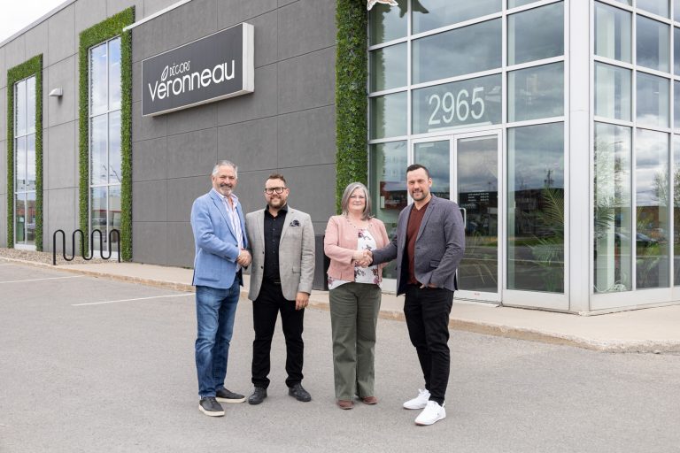 Dans l’ordre habituel, on retrouve Guy Véronneau, Yann Desjardins, Solange Belzile et Éric Desjardins.
