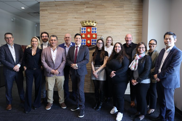 Le maire Stéphane Boyer a accueilli à l’hôtel de ville les dirigeants d’entreprises que Laval économique accompagnera du 12 au 14 mai dans le cadre d’une mission économique qui se tiendra dans la région métropolitaine de Toronto.
