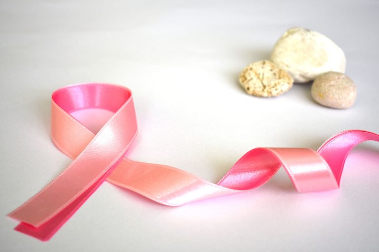 Un meilleur accès aux essais cliniques en cancer du sein à Laval Le nouveau partenariat entre le CISSS de Laval et le Groupe McPeak-Sirois portant sur la recherche clinique en cancer du sein a été annoncé à l'occasion de la Journée internationale de la recherche clinique qui a lieu le 20 mai. (Photo gracieuseté)