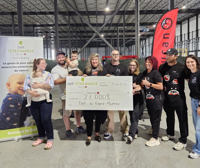 27 000$ amassés lors du Défi têtes rasées de Laval Un montant de 27 000$ a été amassé en marge du Défi têtes rasées de Leucan Montréal-Laval. (Photo gracieuseté - Page Facebook de Leucan Montréal-Laval)
