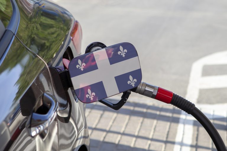 Le prix des carburants pourrait nuire à la saison touristique estivale qui s’avère souvent cruciale pour les entreprises locales. (Photo gracieuseté – Depositphotos)