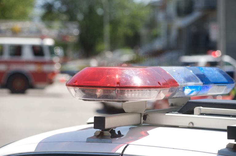 La police de Laval enquête sur un feu criminel survenu dans la nuit du lundi 8 juin, ayant pour cible un commerce de type barbershop situé boulevard de la Concorde Est, à Pont-Viau. (Photo 2M.Media – Archives)