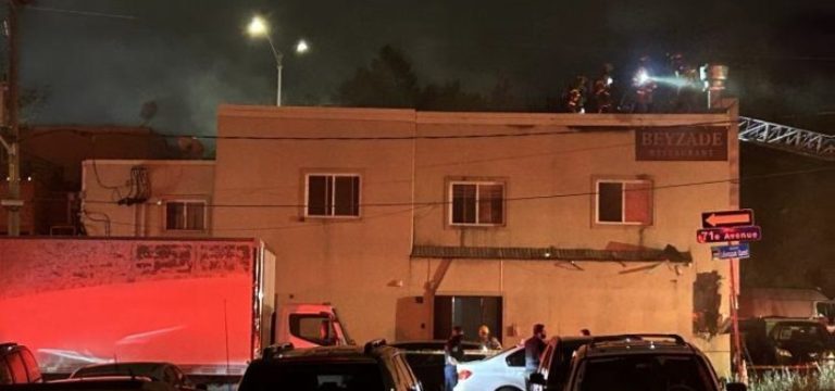 Les pompiers de Laval ont contrôlé entièrement ce feu qui s’est produit dans un restaurant sis boulevard Curé-Labelle, à Chomedey, le lundi 15 juin, en une bonne heure et demie. (Photo gracieuseté)
