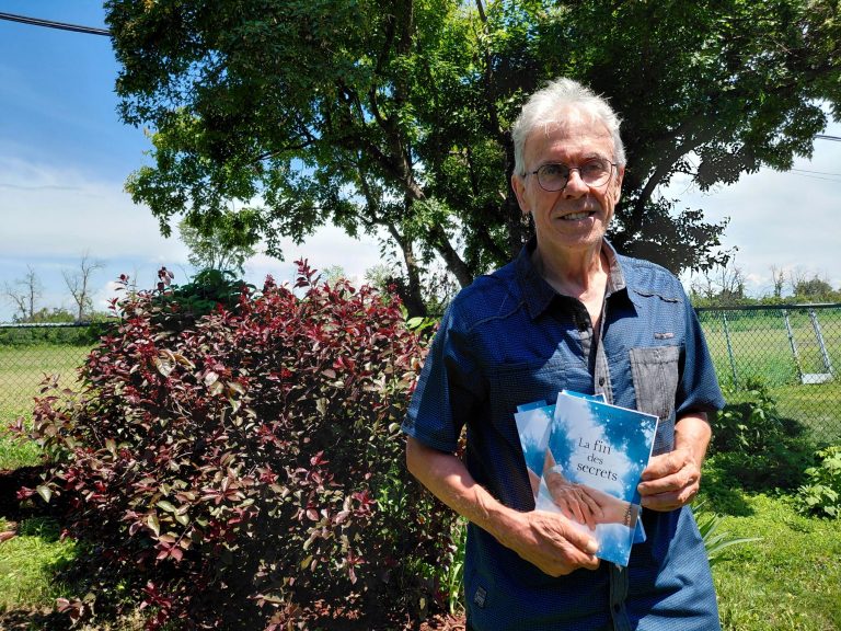 Le premier livre de Denis Roy, La fin des secrets, est disponible en librairies et en ligne. Information supplémentaire: https://www.lesfauteursdemots.com/croque-mots/denis-roy