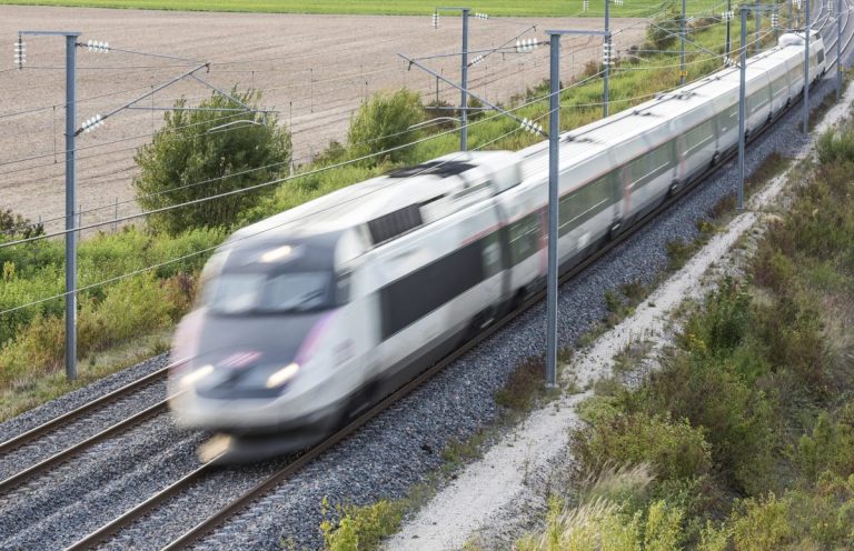 Le maire Stéphane Boyer s’est prononcé publiquement en faveur du projet fédéral du TGV Alto qui devrait passer à terme par Laval, entre Ottawa et Québec. (Photo gracieuseté – Depositphotos)