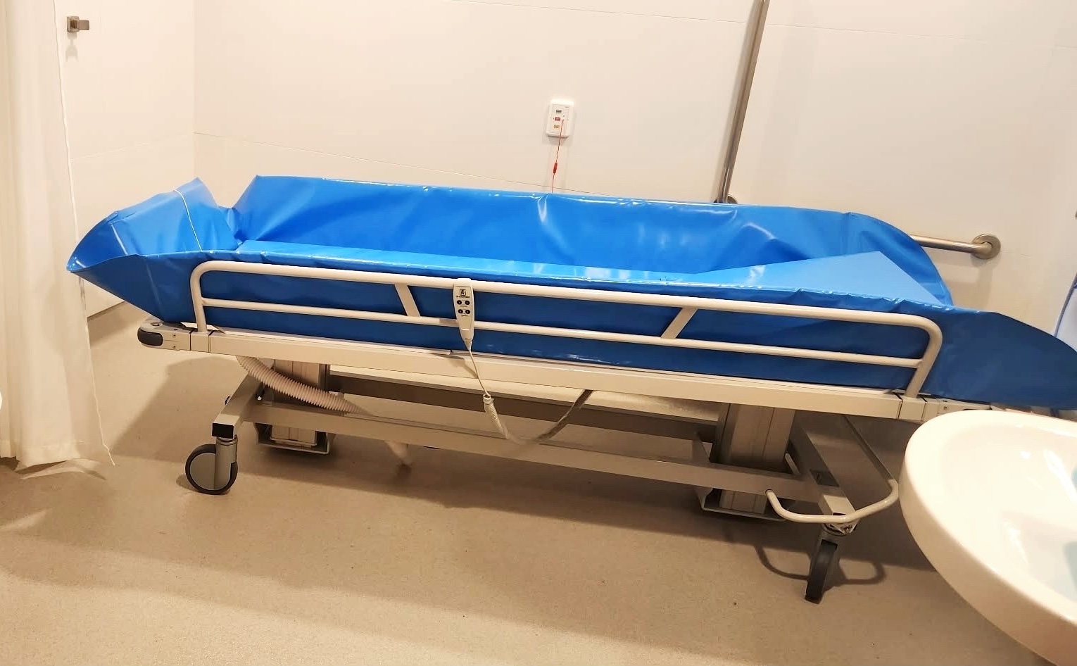 La civière-douche offerte par la Fondation Cité de la Santé. (Photo gracieuseté)