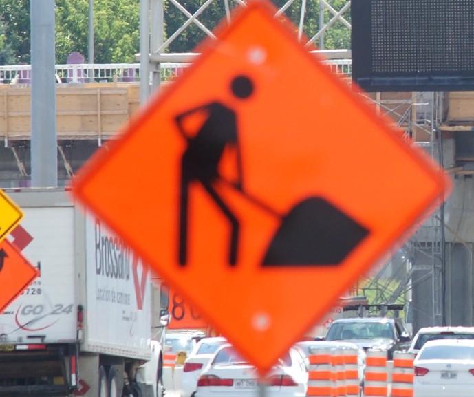 Autres travaux et fermetures à venir bientôt sur l’autoroute 13 Prochainement, une inspection des structures entraînera des fermetures temporaires de l’autoroute 13 et l’autoroute 640 sur le Rive-Nord de Montréal. (Photo 2M.Media – Archives)