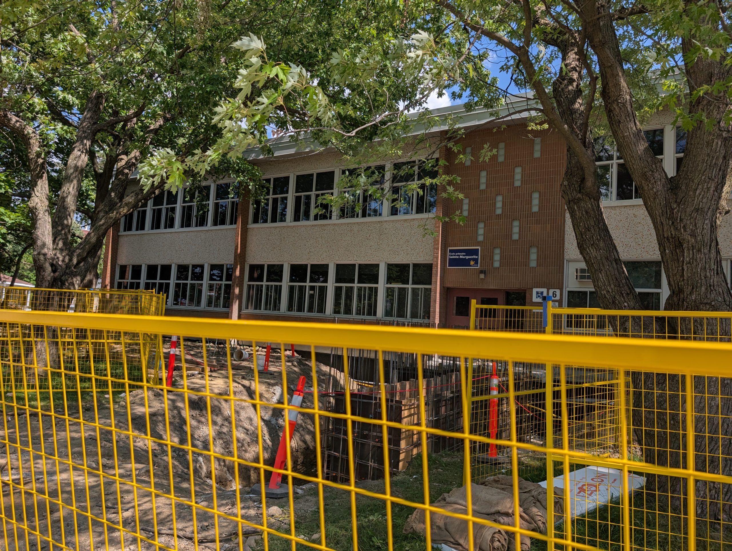 Des travaux sont en cours à l’école Sainte-Marguerite. (Photo 2M.Media – Nicholas Pereira)