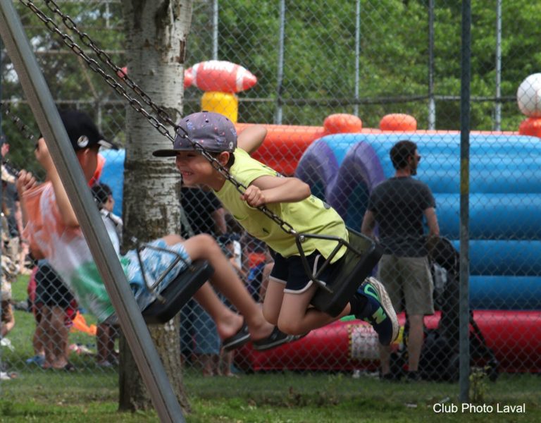 Un concours photo pour célébrer Champfleury Des enfants s'amusant à la dernière Fête nationale dans Champfleury. (Photo gracieuseté - Club Photo Laval)