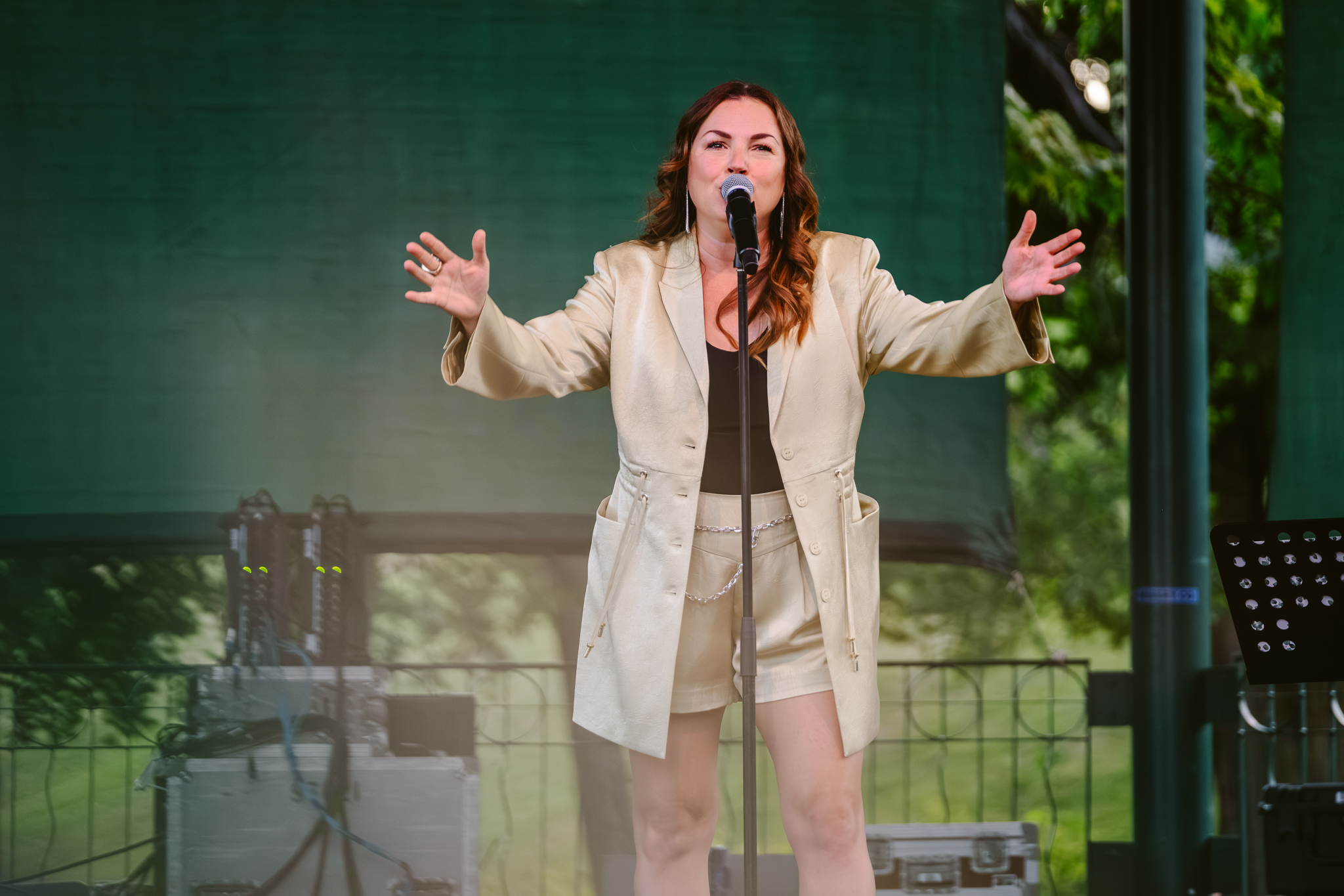 Gabrielle Destroismaisons présentera un spectacle intime et rempli d’anecdotes le mercredi 29 juillet, au parc Légaré. (Photo gracieuseté)