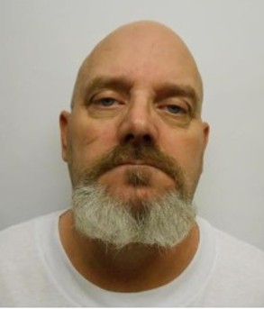 De nombreux signes physiques distinguent Mario Charrette, 65 ans, un délinquant sexuel en liberté illégale recherché activement par la police de Montréal partout au Québec, voire au Canada. (Photo gracieuseté – SPVM)