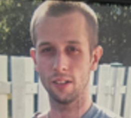 La SQ réclame le secours de la population afin de retrouver Philippe Benoit, 41 ans, une personne d’intérêt liée à un meurtre survenu dans la matinée du dimanche 26 juillet, à Shawinigan. (Photo gracieuseté - Sûreté du Québec)