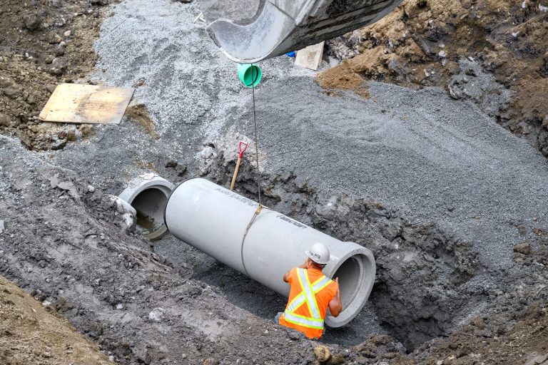 Des investissements de 415 M$ réalisés l’an dernier, 40 M$ sont allés pour la réfection des réseaux d’égout et d’aqueduc et 30 M$ pour la reconstruction de diverses structures et chaussées.