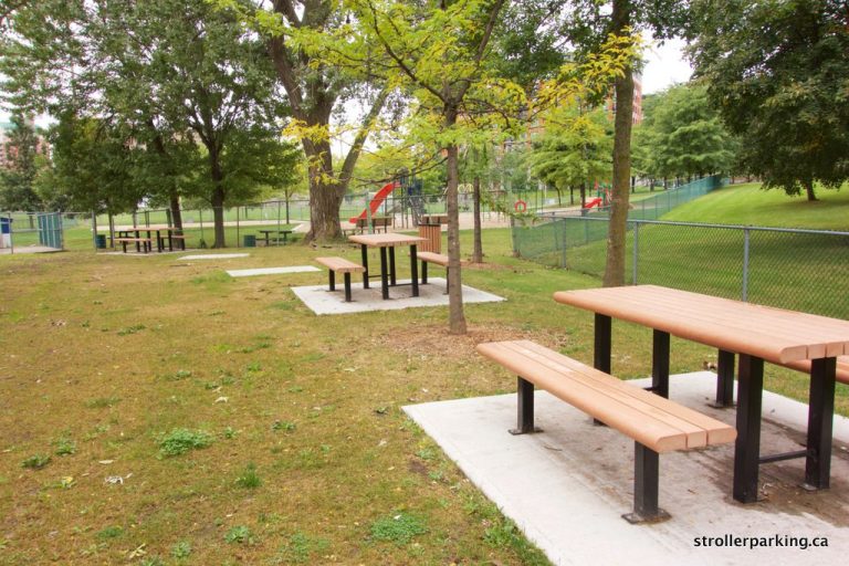 Agression armée et blessés dans un parc de Chomedey Une agression armée a eu lieu au parc Berthiaume-Du Tremblay de Chomedey, hier après-midi. (Photo gracieuseté – strollerparking.ca)