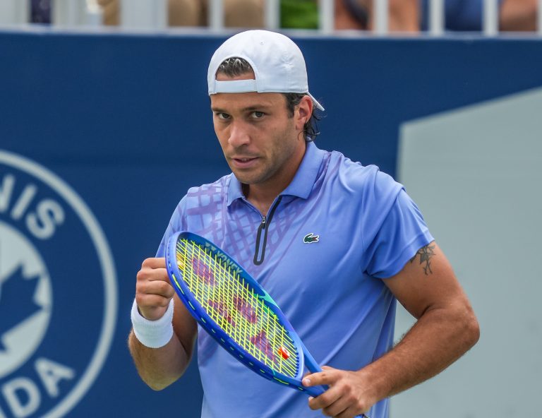 Galarneau et Chan causent la surprise en double à l’Omnium Alexis Galarneau lors de son match de deuxième tour à l'Omnium Banque Nationale 2025. (Photo gracieuseté - Tennis Canada / Tyler Anderson)