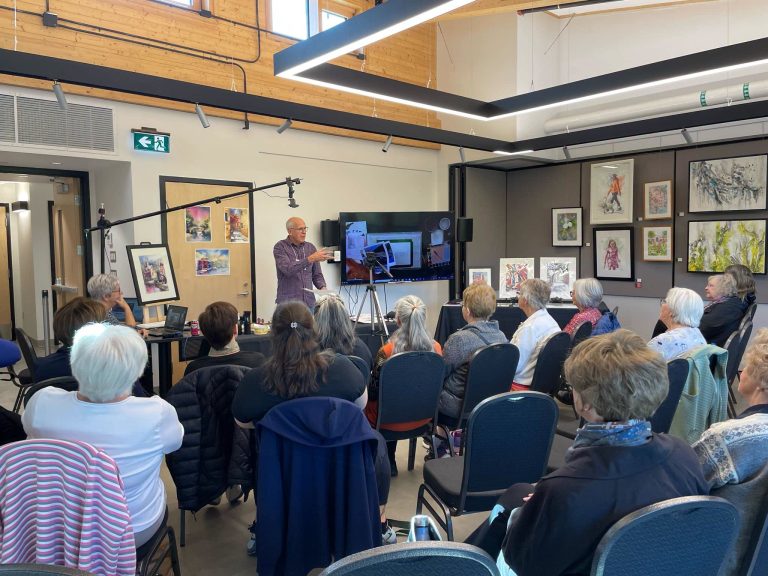 L’Atelier d’Aquarelle Le Partage prépare l’automne L’Atelier d’Aquarelle Le Partage est né en 1983, fondé par Pierre Beaulieu, artiste et professeur de dessin. (Photo gracieuseté – Page Facebook L’Atelier d’aquarelle Le Partage)