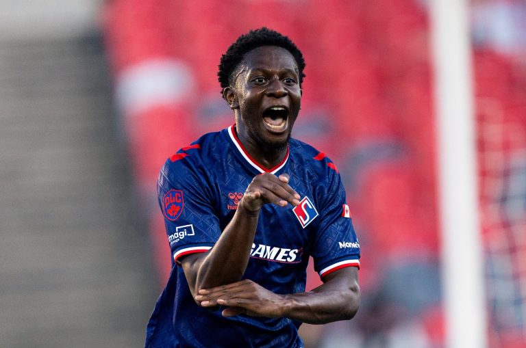 Le FC Supra du Québec passe en demi-finale du Championnat canadien Ibrahim Condé a été le second buteur du FC Supra. Il a aussi obtenu une passe décisive sur le troisième but des siens. (Photo gracieuseté - FC Supra)