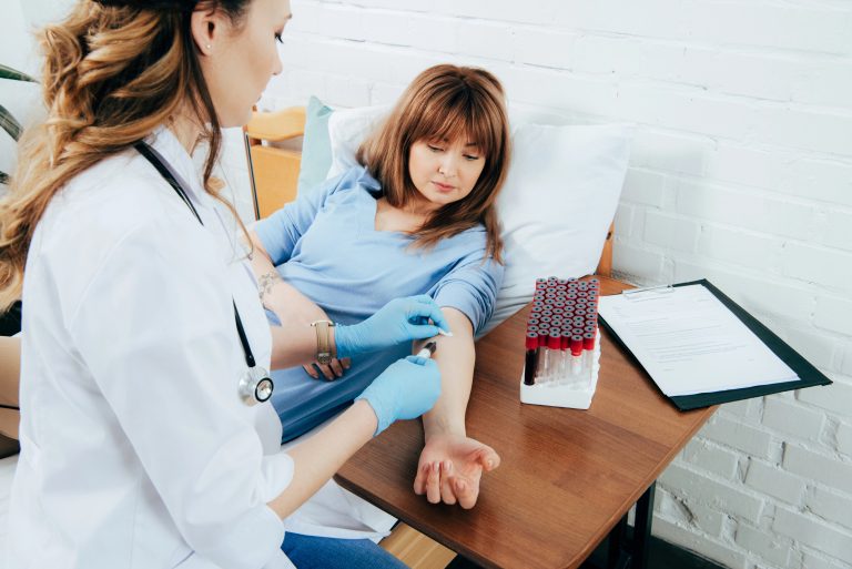 Collecte de sang prochainement à l’Hôpital de la Cité-de-la-Santé La population de Laval est invitée à retrousser ses manches et donner généreusement du sang pour sauver des vies le lundi 24 août, à l’auditorium Réal-Dubord (Bloc D) de l’Hôpital de la Cité-de-la-Santé, dans Vimont. (Photo gracieuseté - Depositphotos)