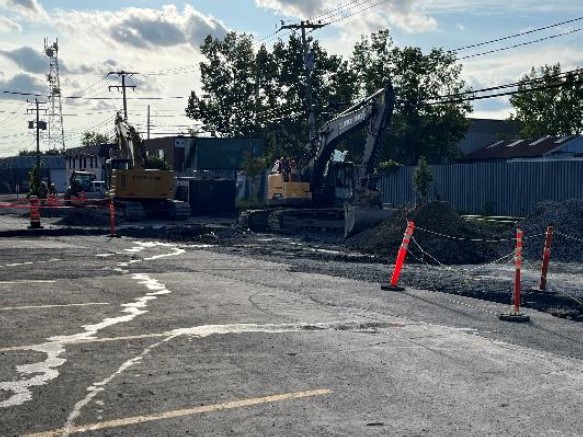 Fuite de gaz audible dans l’est de Laval Assistés des pompiers de Laval, les techniciens d’Énergir ont mis une heure pour colmater cette fuite de gaz survenue à Saint-Vincent-de-Paul, le mardi 8 septembre. (Photo gracieuseté)
