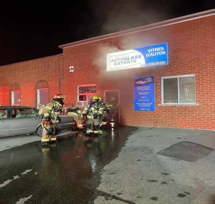 Feu suspect chez un réparateur automobile de Laval Un commerce de réparation automobile a été victime d’un feu fort probablement criminel, et vite maîtrisé par les pompiers de Laval, dans la nuit du lundi 1er septembre, dans un quartier industriel de Chomedey. (Photo gracieuseté)