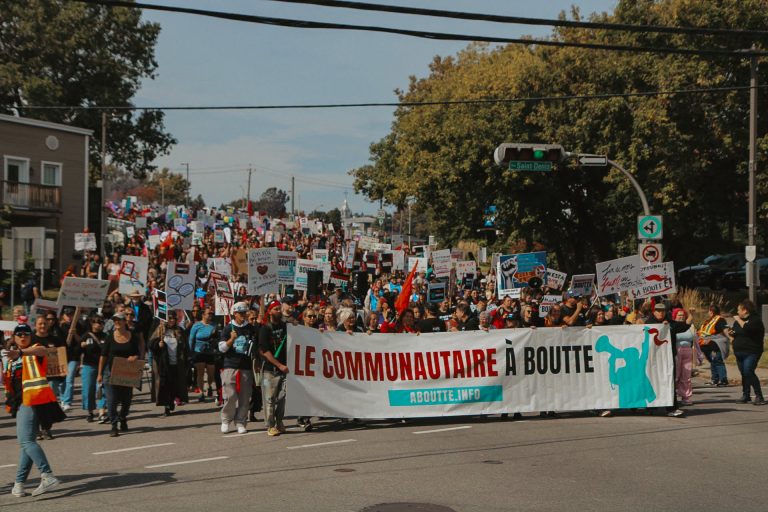 Près de 6000 personnes étaient rassemblées pour Le communautaire à boutte le mardi 15 septembre, à Trois-Rivières. (Photo gracieuseté – Page Facebook Le communautaire à boutte)
