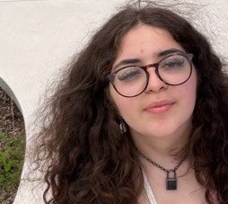 Eva Haji, une jeune fille de Laval âgée de 16 ans, est portée manquante depuis plus de cinq jours. (Photo gracieuseté - Service de police de Laval)