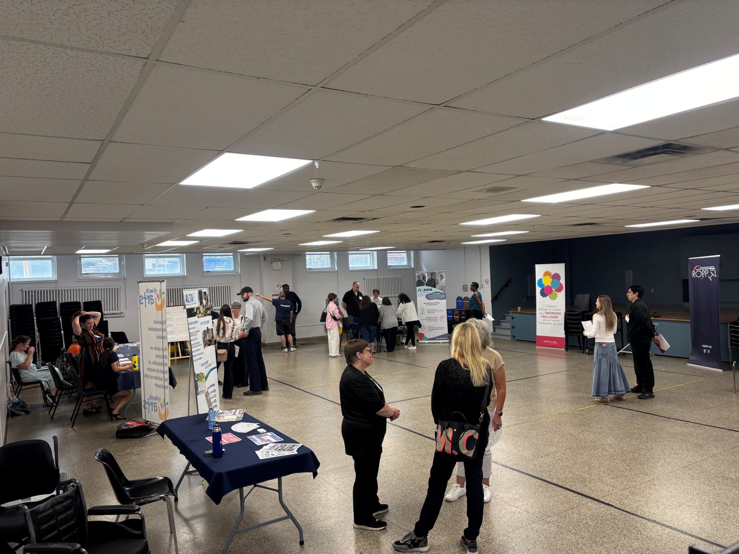 Pour la seconde fois de son histoire, le Regroupement des organismes de promotion de personnes handicapées de Laval proposait un rallye de sensibilisation ciblant les candidats et candidates aux prochaines élections provinciales, avec la participation de neuf de ses associations membres. (Photo 2M.Media)