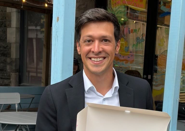 Modèle de résilience, le maire Stéphane Boyer fait preuve d’un moral d’acier.