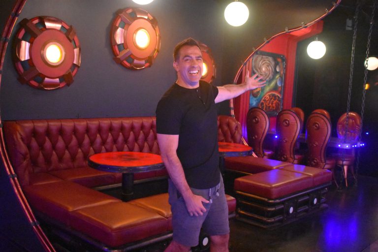 L’Escaparium ouvre son nouveau restaurant-bar Fubar Jonathan Driscoll est copropriétaire de l'Escaparium et du Fubar. (Photo 2M.Media – Emmanuelle Froment)