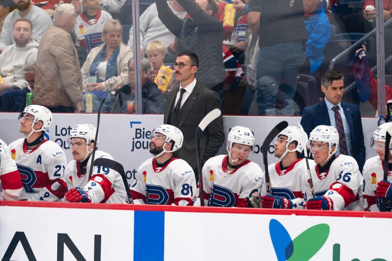 Daniel Jacob a apprécié le travail de ses protégés à l'occasion du premier week-end de la saison 2026-2027 du Rocket de Laval. (Photo gracieuseté - James Haijar / Club de hockey Canadien Inc.)