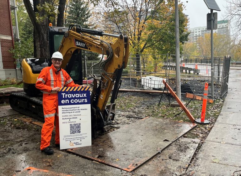 Déjà deux semaines de travaux pour Hydro-Québec à l’île Paton Visite au chantier d’Alain Paquette, conseiller-Relations avec le milieu à Hydro-Québec qui procède actuellement à des travaux de modernisation de son réseau sur l’île Paton, à Chomedey. (Photo gracieuseté – Hydro-Québec)