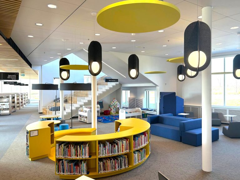 Mariana Mazza à Laval pour la Semaine des bibliothèques publiques du Québec (Photo: bibliothèque Marius-Barbeau, tirée de la page Facebook de la Ville de Laval)