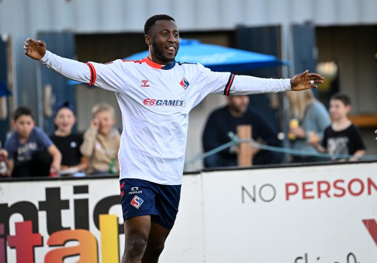 L'attaquant du FC Supra Loïc Kwemi a remporté le Soulier d'or de cette campagne 2026 de la Première ligue canadienne. (Photo gracieuseté - FC Supra / CPL)