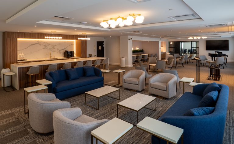 Le complexe funéraire lavallois de Magnus Poirier, sis boulevard des Laurentides, s’est refait une beauté pour mieux répondre aux besoins des familles d’aujourd’hui. (Photo gracieuseté – Magnus Poirier)