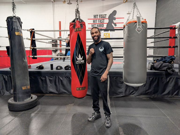 Whitney Baille au Phoenix MMA et Fitness situé au 2511, boulevard Le Corbusier, à Laval. (Photo 2M.Media – Nicholas Pereira)