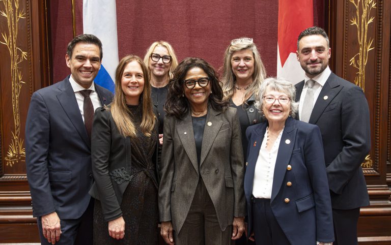 Des responsabilités pour les députés lavallois au cabinet fantôme Dans l’ordre habituel, le leader du PLQ et chef de l’opposition officielle à l’Assemblée nationale, Charles Milliard, et ses députés du caucus régional de Laval Virginie Dufour (Mille-Îles), Marie Claude Fournier (Fabre), Madeleine Féquière (Chomedey), Caroline De Guire (Laval-des-Rapides), Dre Cécile Tremblay (Sainte-Rose) et Louis Ialenti (Vimont-Auteuil). (Photo gracieuseté)